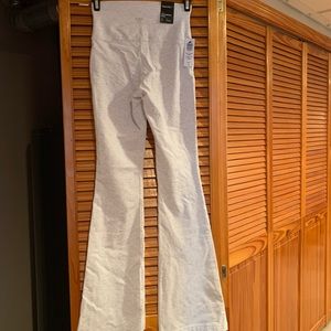 Aritzia TNA chill flare legging